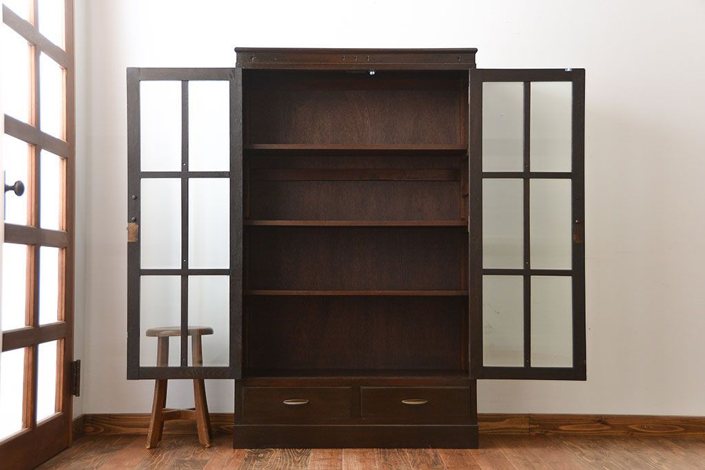 アンティーク家具　アンティーク　面取りガラス観音扉の引き出し2杯付き本箱