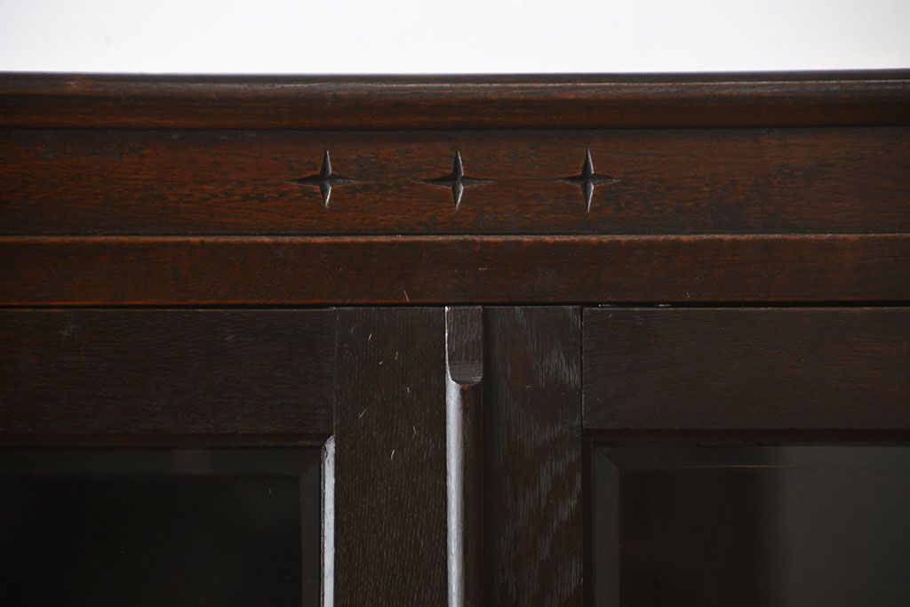 アンティーク家具　アンティーク　面取りガラス観音扉の引き出し2杯付き本箱