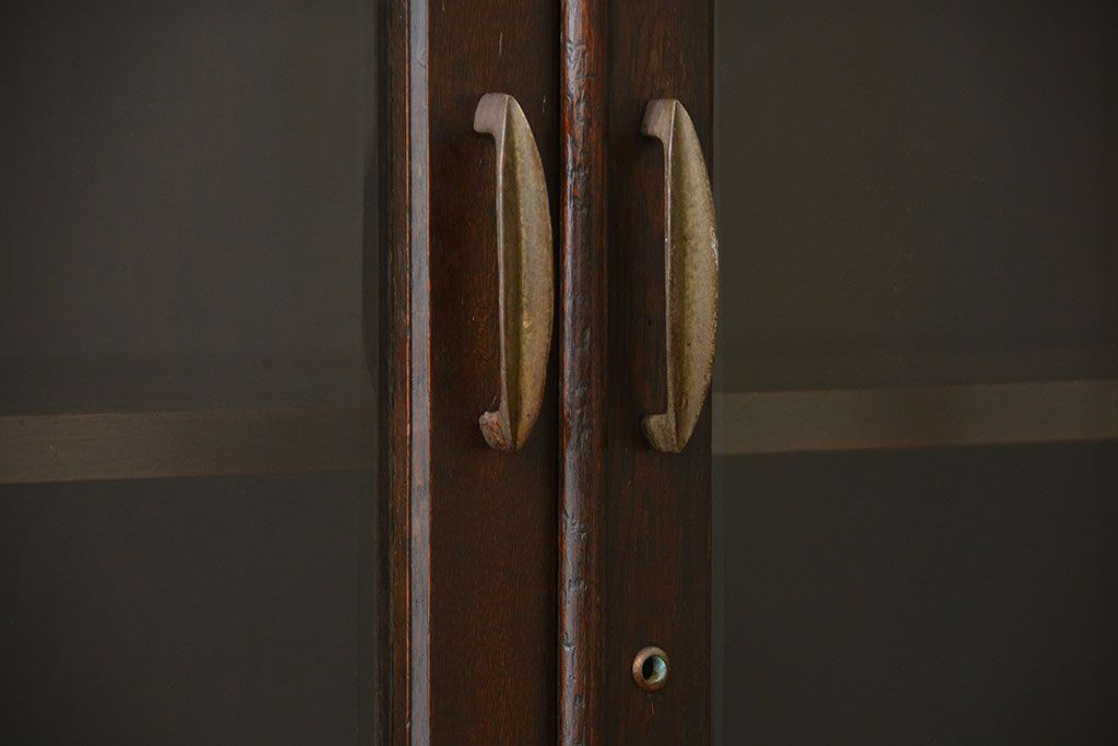 アンティーク家具　アンティーク　面取りガラス観音扉の引き出し2杯付き本箱