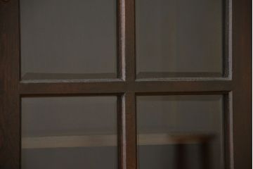 アンティーク家具　アンティーク　面取りガラス観音扉の引き出し2杯付き本箱