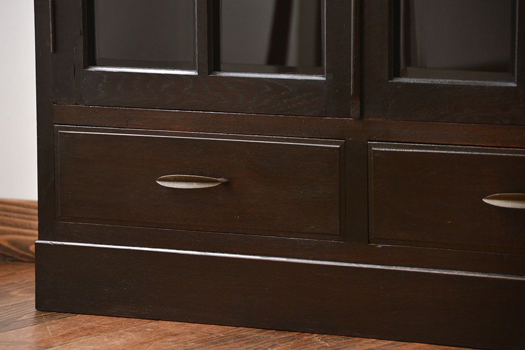 アンティーク家具　アンティーク　面取りガラス観音扉の引き出し2杯付き本箱