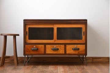 レトロ家具　昭和レトロ　モールガラス入り鉄脚付きローボード