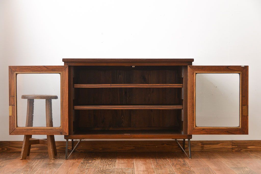 レトロ家具　昭和レトロ　気泡ガラス入り鉄脚付きローボード