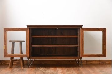 レトロ家具　昭和レトロ　気泡ガラス入り鉄脚付きローボード