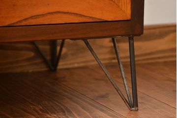 レトロ家具　昭和レトロ　気泡ガラス入り鉄脚付きローボード