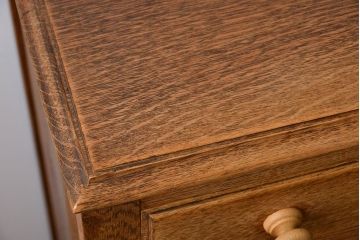 アンティーク家具　イギリスアンティーク　脚のデザインがおしゃれなオーク材のキャビネット