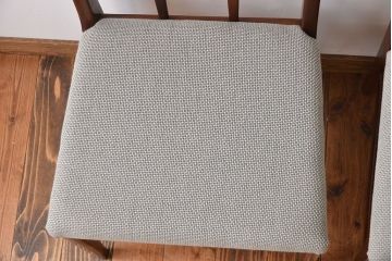 ヴィンテージ家具　北欧ビンテージ　ウォールナット材のシンプルでおしゃれなダイニングチェア2脚セット