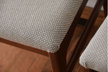 ヴィンテージ家具　北欧ビンテージ　ウォールナット材のシンプルでおしゃれなダイニングチェア2脚セット