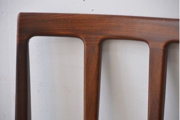 ヴィンテージ家具　北欧ビンテージ　ウォールナット材のシンプルでおしゃれなダイニングチェア(1)