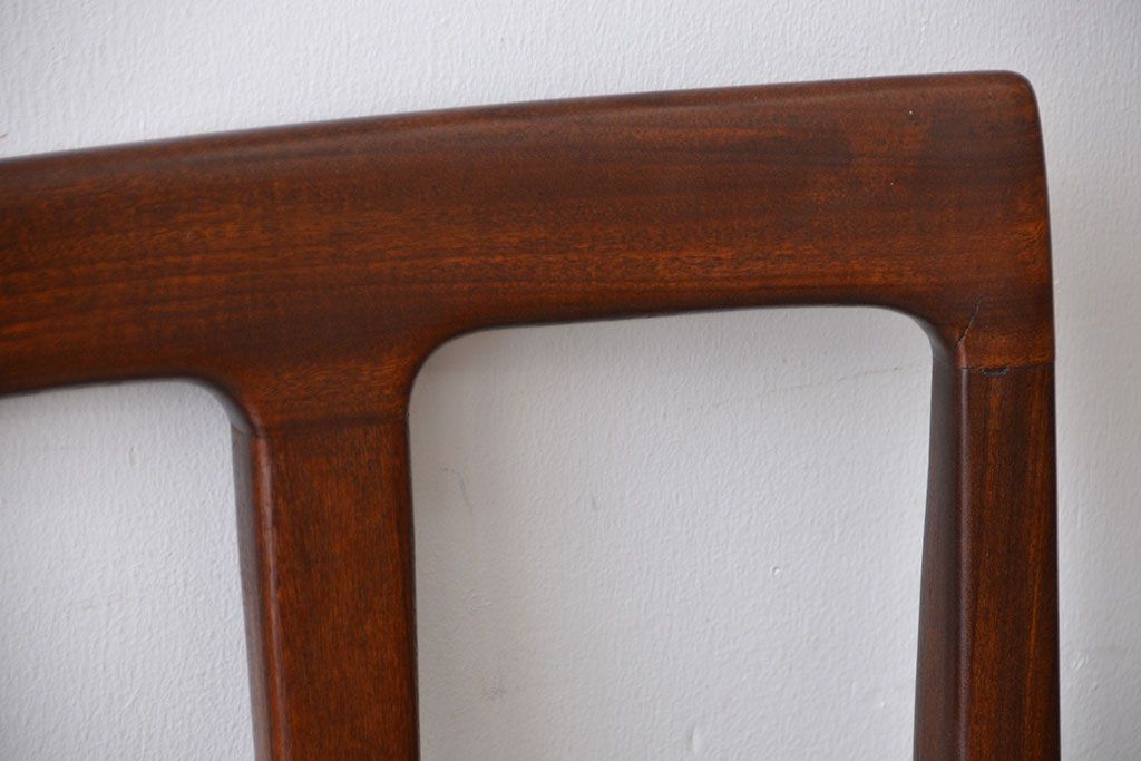 ヴィンテージ家具　北欧ビンテージ　ウォールナット材のシンプルでおしゃれなダイニングチェア(1)