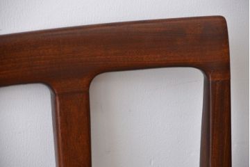 ヴィンテージ家具　北欧ビンテージ　ウォールナット材のシンプルでおしゃれなダイニングチェア(1)