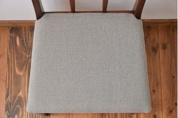 ヴィンテージ家具　北欧ビンテージ　ウォールナット材のシンプルでおしゃれなダイニングチェア(1)