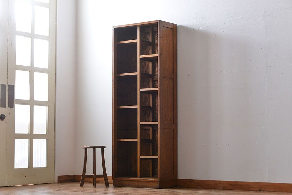 レトロ家具　アンティーク　棚の高さが自由自在!レトロな飾り棚