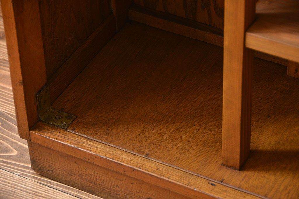 レトロ家具　アンティーク　棚の高さが自由自在!レトロな飾り棚