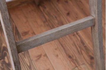 アンティーク雑貨　ジャンク品　アンティーク　古い木製のシャビーな梯子(脚立・ステップ・ラダー)