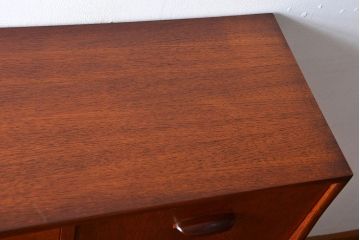 ヴィンテージ家具　北欧ビンテージ　G-PLAN　チーク材の収納棚