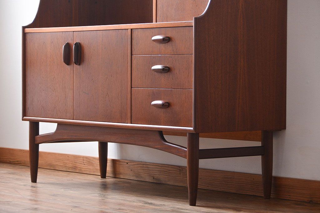 ヴィンテージ家具　北欧ビンテージ　G-PLAN　チーク材の収納棚