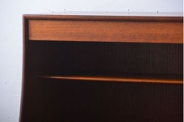 ヴィンテージ家具　北欧ビンテージ　G-PLAN　チーク材の収納棚