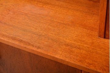 ヴィンテージ家具　北欧ビンテージ　G-PLAN　チーク材の収納棚