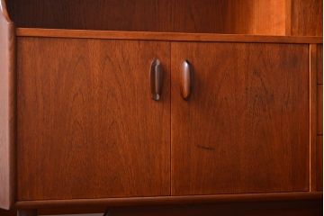 ヴィンテージ家具　北欧ビンテージ　G-PLAN　チーク材の収納棚