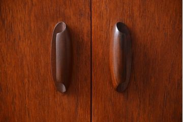 ヴィンテージ家具　北欧ビンテージ　G-PLAN　チーク材の収納棚