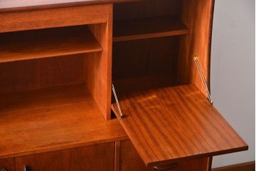 ヴィンテージ家具　北欧ビンテージ　G-PLAN　チーク材の収納棚