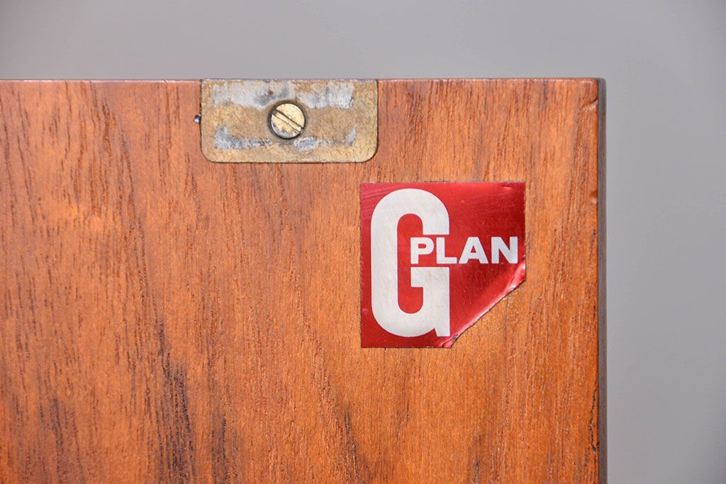 ヴィンテージ家具　北欧ビンテージ　G-PLAN　チーク材の収納棚