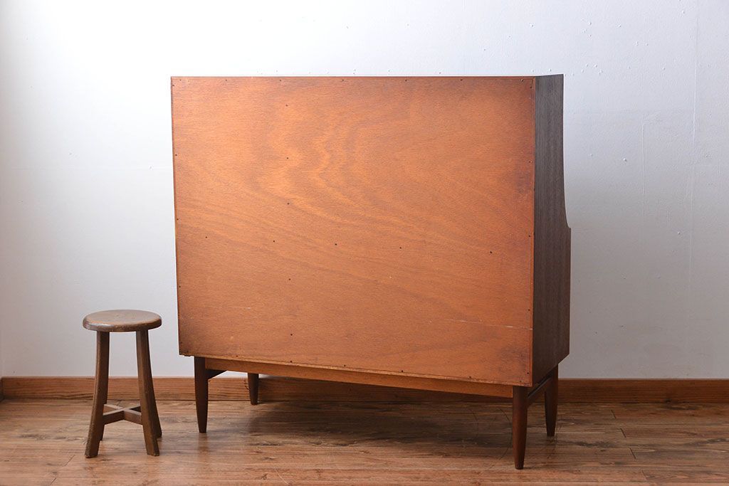 ヴィンテージ家具　北欧ビンテージ　G-PLAN　チーク材の収納棚