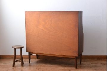 ヴィンテージ家具　北欧ビンテージ　G-PLAN　チーク材の収納棚