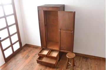 アンティーク家具　大正ロマン　引き出し3杯付き!古い木製のワードローブ