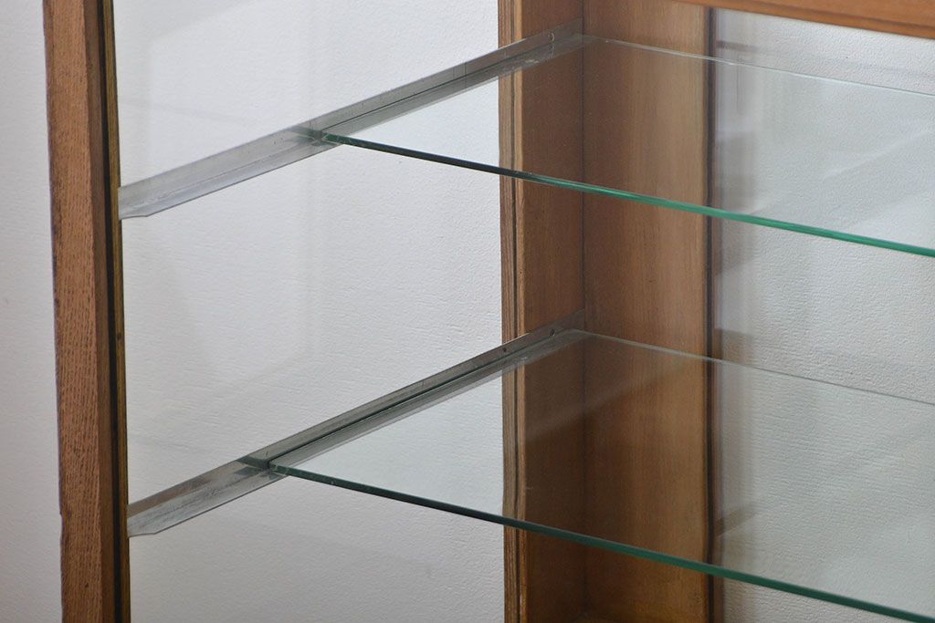 アンティーク家具　アンティーク　古いナラ材の大きな脚付きガラスケース(1)