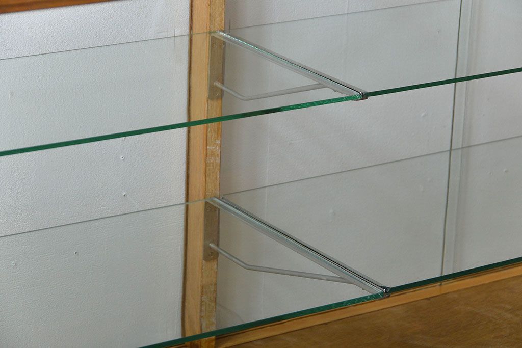 アンティーク家具　アンティーク　古いナラ材の大きな脚付きガラスケース(1)