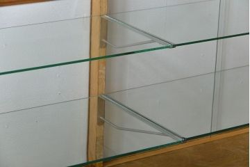 アンティーク家具　アンティーク　古いナラ材の大きな脚付きガラスケース(1)