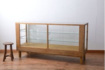 アンティーク家具　アンティーク　古いナラ材の大きな脚付きガラスケース(1)