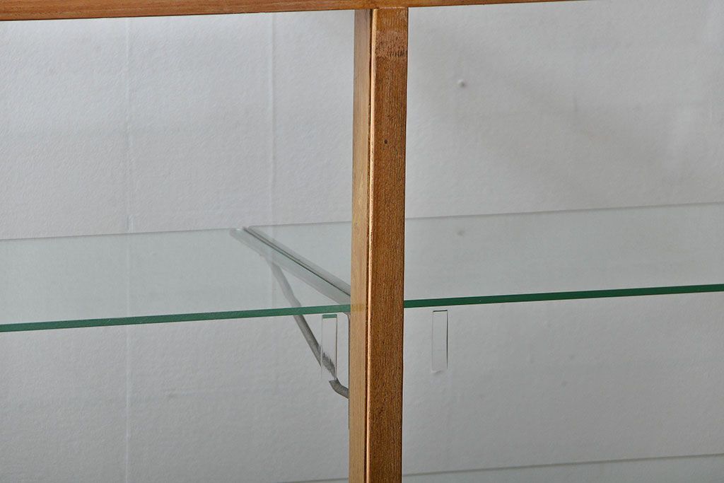 アンティーク家具　アンティーク　古いナラ材の大きな脚付きガラスケース(1)