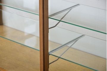 アンティーク家具　アンティーク　古いナラ材の大きな脚付きガラスケース(1)