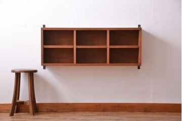 アンティーク家具　アンティーク　シンプルでナチュラルなマス目壁掛け飾り棚