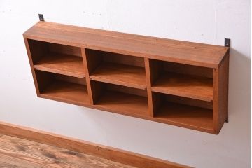 アンティーク家具　アンティーク　シンプルでナチュラルなマス目壁掛け飾り棚