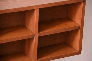 アンティーク家具　アンティーク　シンプルでナチュラルなマス目壁掛け飾り棚