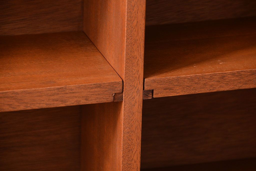 アンティーク家具　アンティーク　シンプルでナチュラルなマス目壁掛け飾り棚