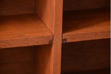 アンティーク家具　アンティーク　シンプルでナチュラルなマス目壁掛け飾り棚