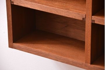 アンティーク家具　アンティーク　シンプルでナチュラルなマス目壁掛け飾り棚