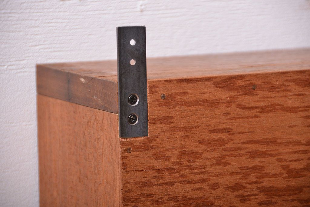 アンティーク家具　アンティーク　シンプルでナチュラルなマス目壁掛け飾り棚