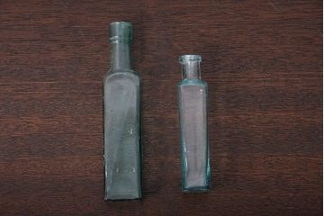 アンティーク雑貨　イギリスアンティーク　おしゃれな小瓶2つセット