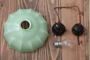 フランスアンティーク　被せガラスのおしゃれなガラスシェードペンダントライト(照明)