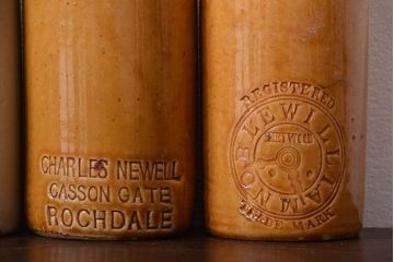 アンティーク雑貨　イギリスアンティーク　オシャレな陶器ビールボトル3つセット