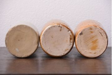 アンティーク雑貨　イギリスアンティーク　オシャレな陶器ビールボトル3つセット