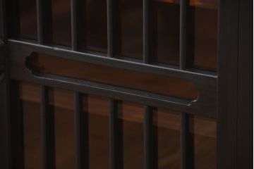 アンティーク家具　アンティーク　和モダン　艶消しブラック塗装のガラス戸水屋箪笥