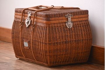 アンティーク雑貨　アンティーク　レトロでかわいいバスケット
