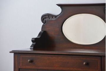 アンティーク家具　イギリスアンティーク　小さなガラスケースキャビネット